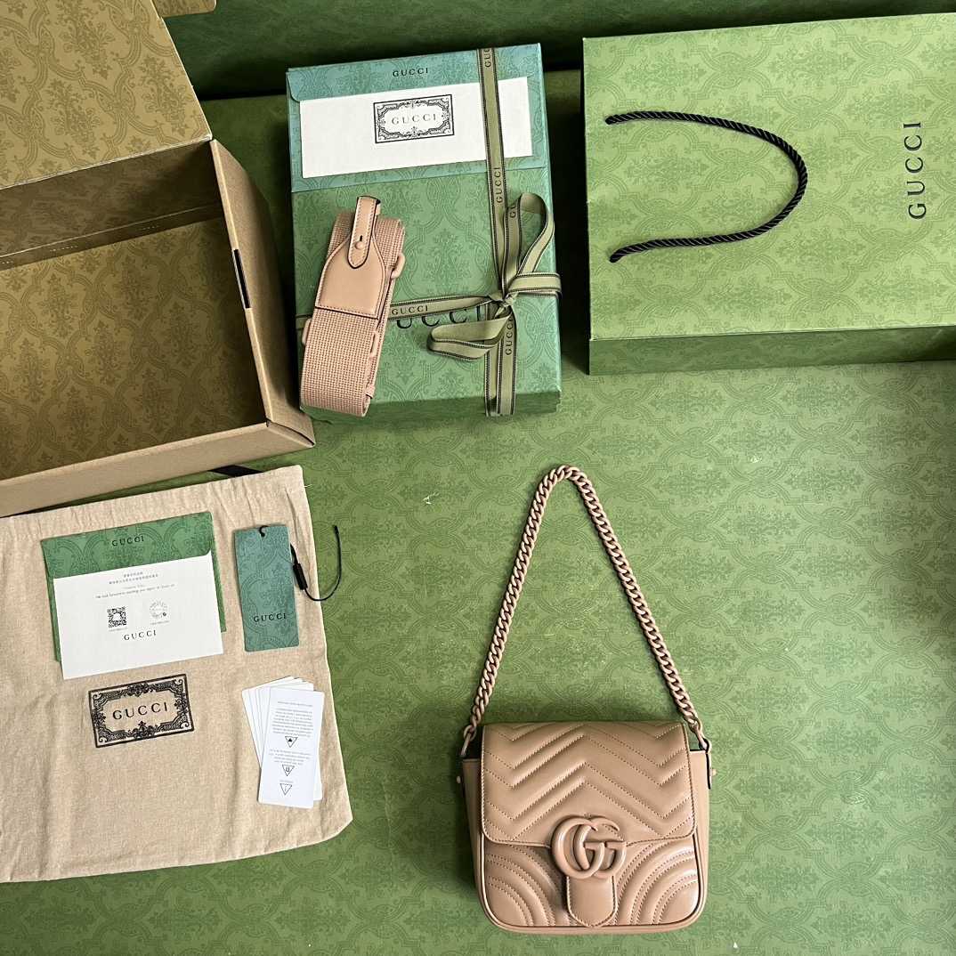 Gucci GG Marmont Matelasse Shoulder Bag  - 