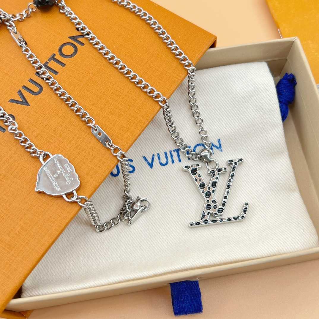 Louis Vuitton LV x YK LV Infinity Dots Pendant     M01089 - 