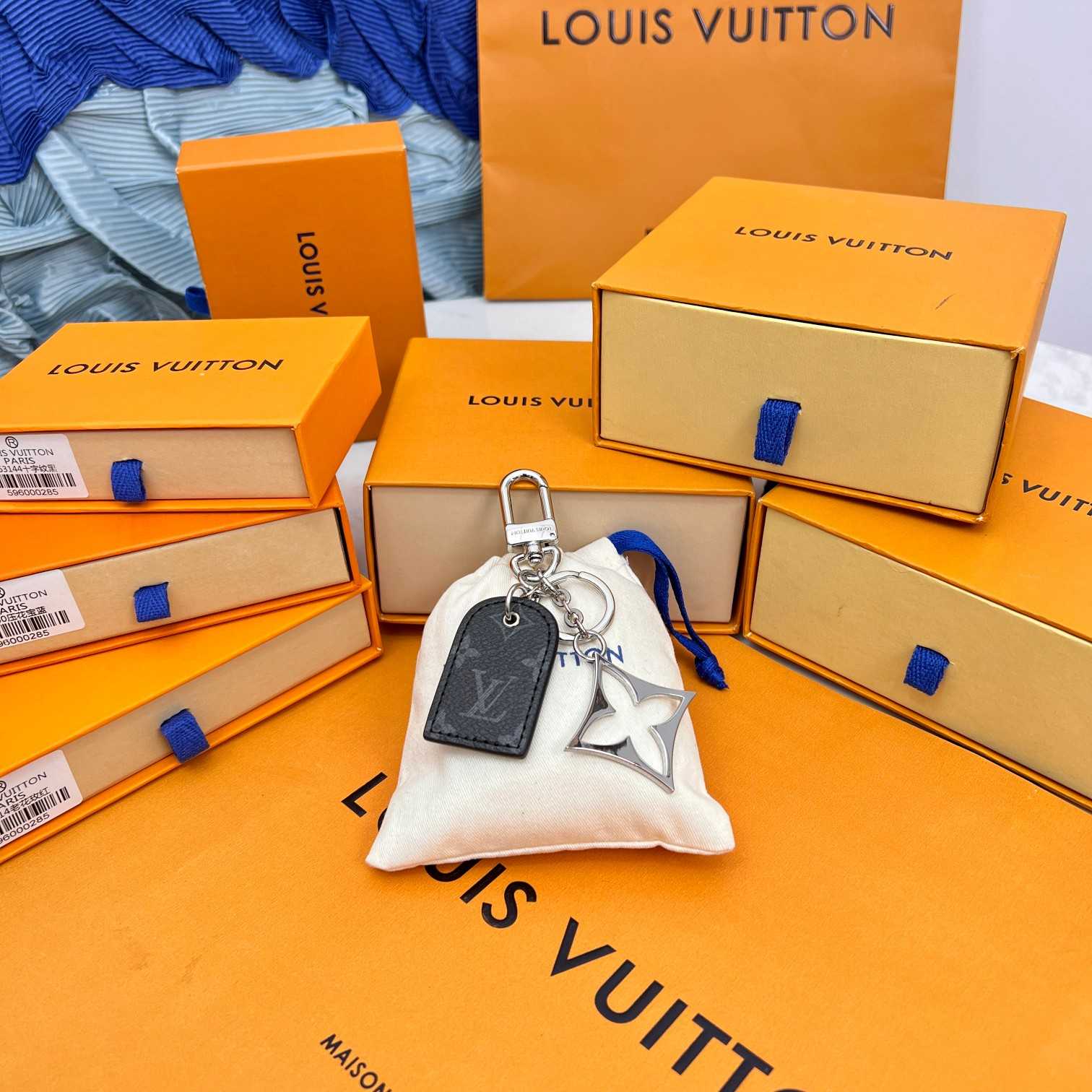 Louis Vuitton LV For You And Me Bag Charm & Key Holder   M00834 - 