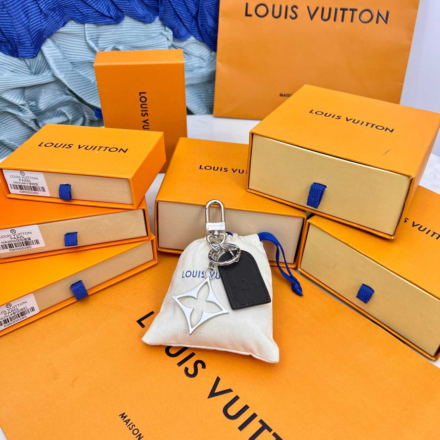 Louis Vuitton LV For You And Me Bag Charm & Key Holder   M00834 - 