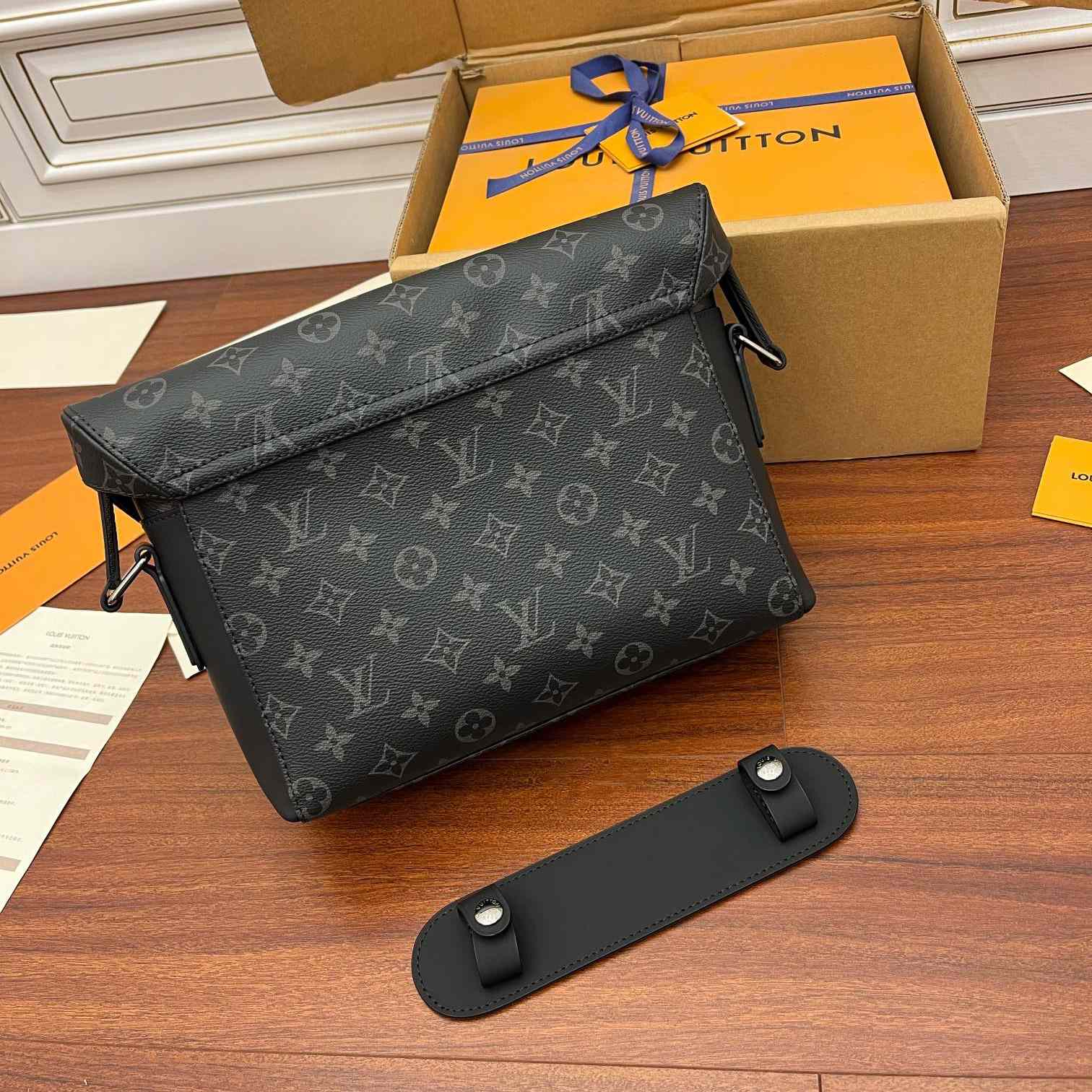Louis Vuitton Messenger PM Voyager(33x22.5x11cm)     M40511 - 