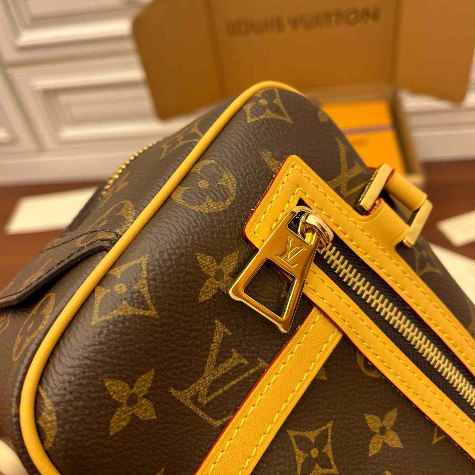 Louis Vuitton Cité    M46321 - 