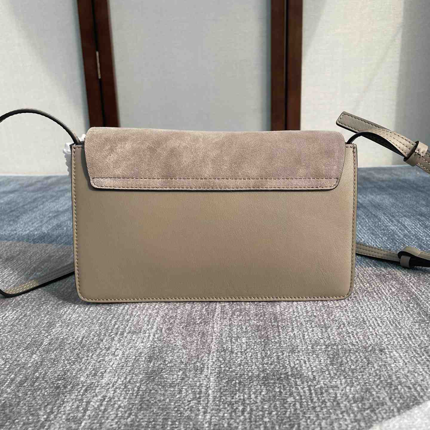 Chloe Faye Wallet On Strap(24-15-7cm) - 