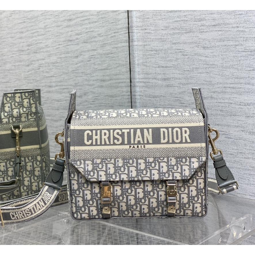 Dior Medium Diorcamp Bag  - DesignerGu