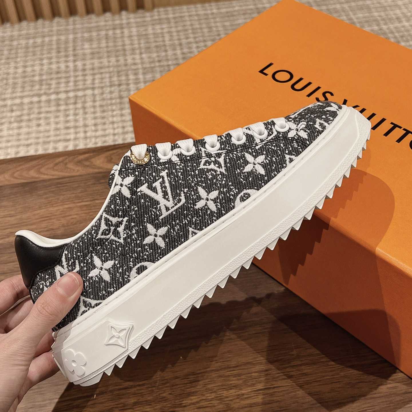 Louis Vuitton Time Out Sneaker (upon uk size)    1AAW2M - DesignerGu