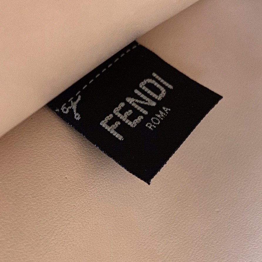 Fendi Peekaboo Iseeu Medium Beige Leather Bag - 
