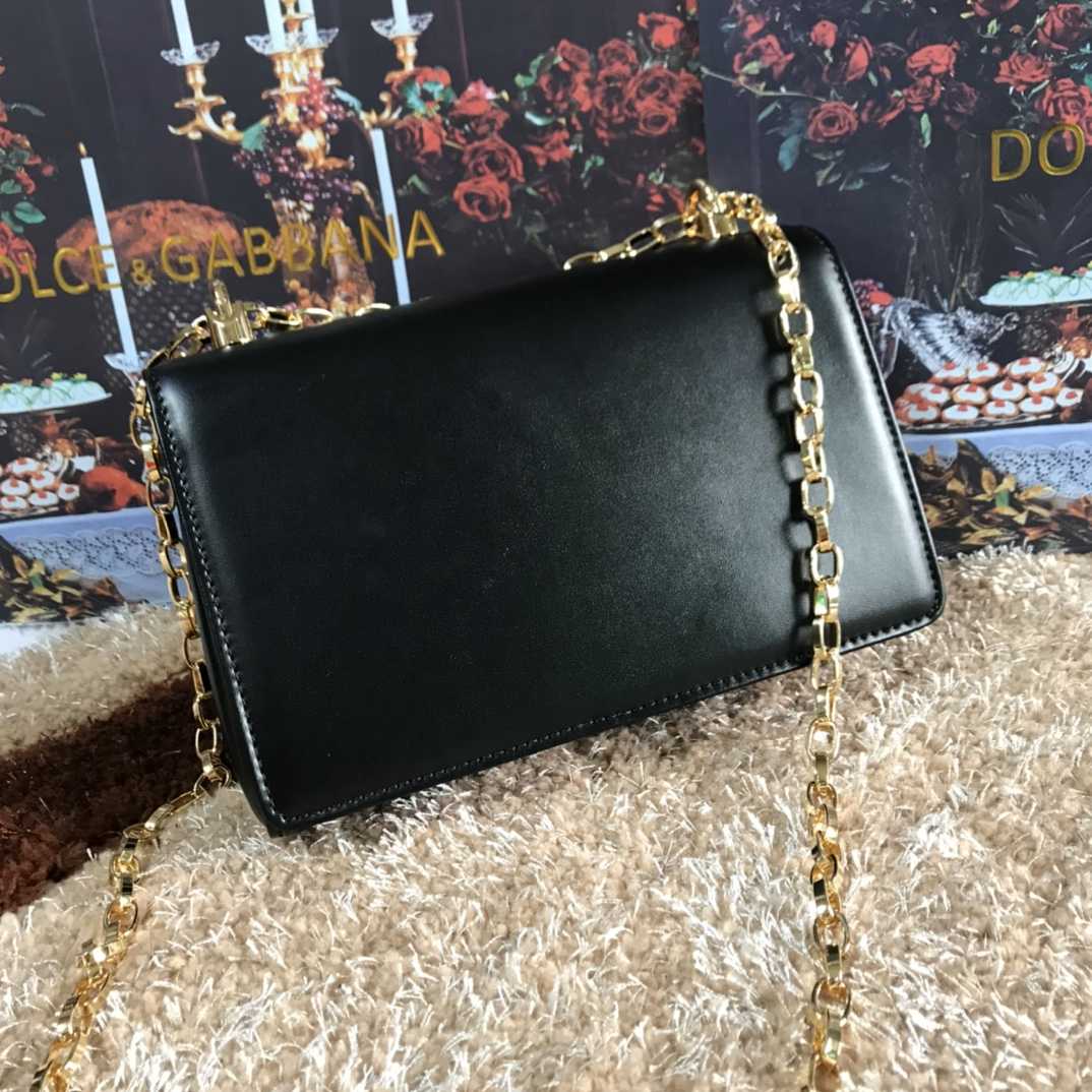 Dolce & Gabbana DG Girls Shoulder Bag In Nappa Color Black(21-4-15cm)  - 
