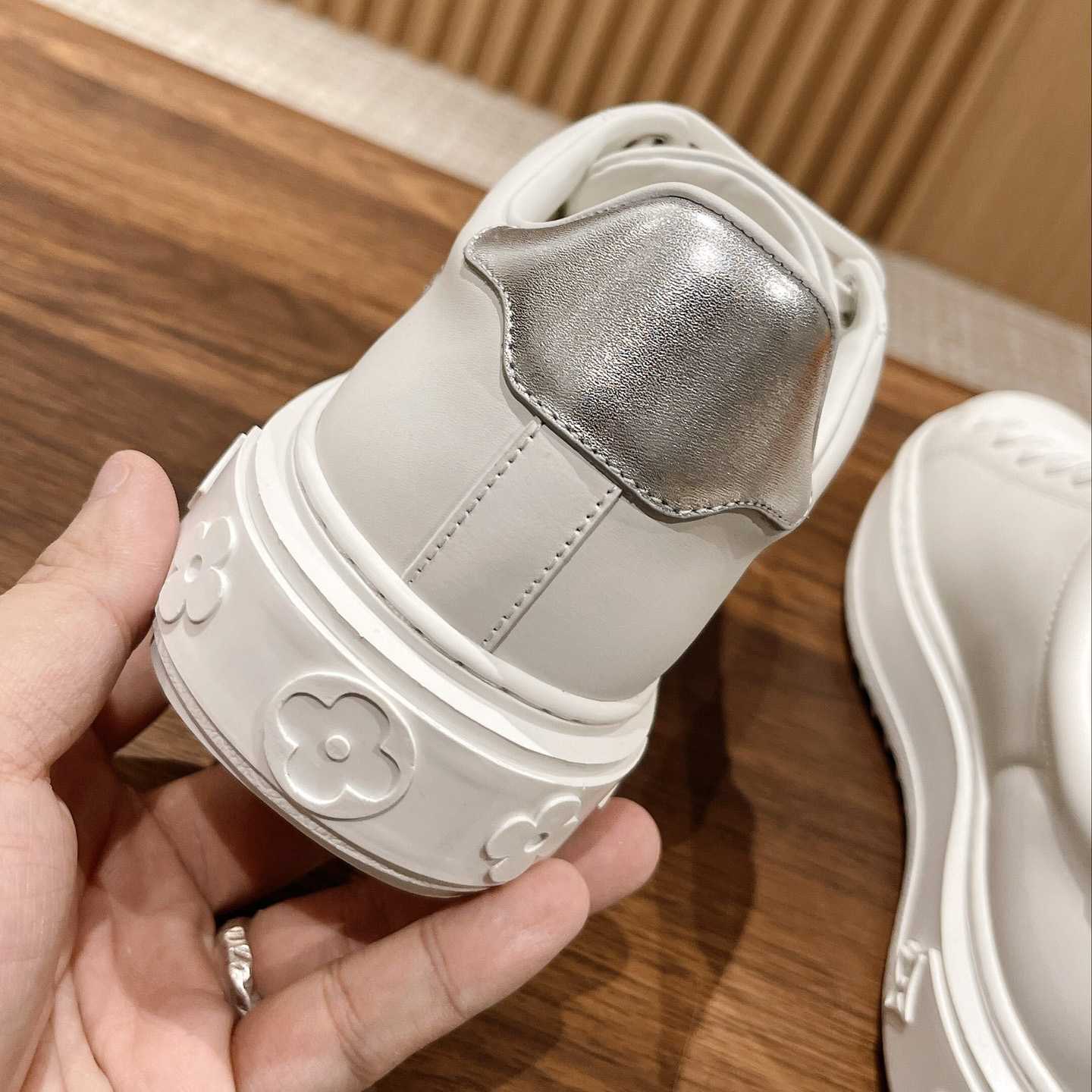 Louis Vuitton Time Out Sneaker (upon uk size)    1AAW10 - 