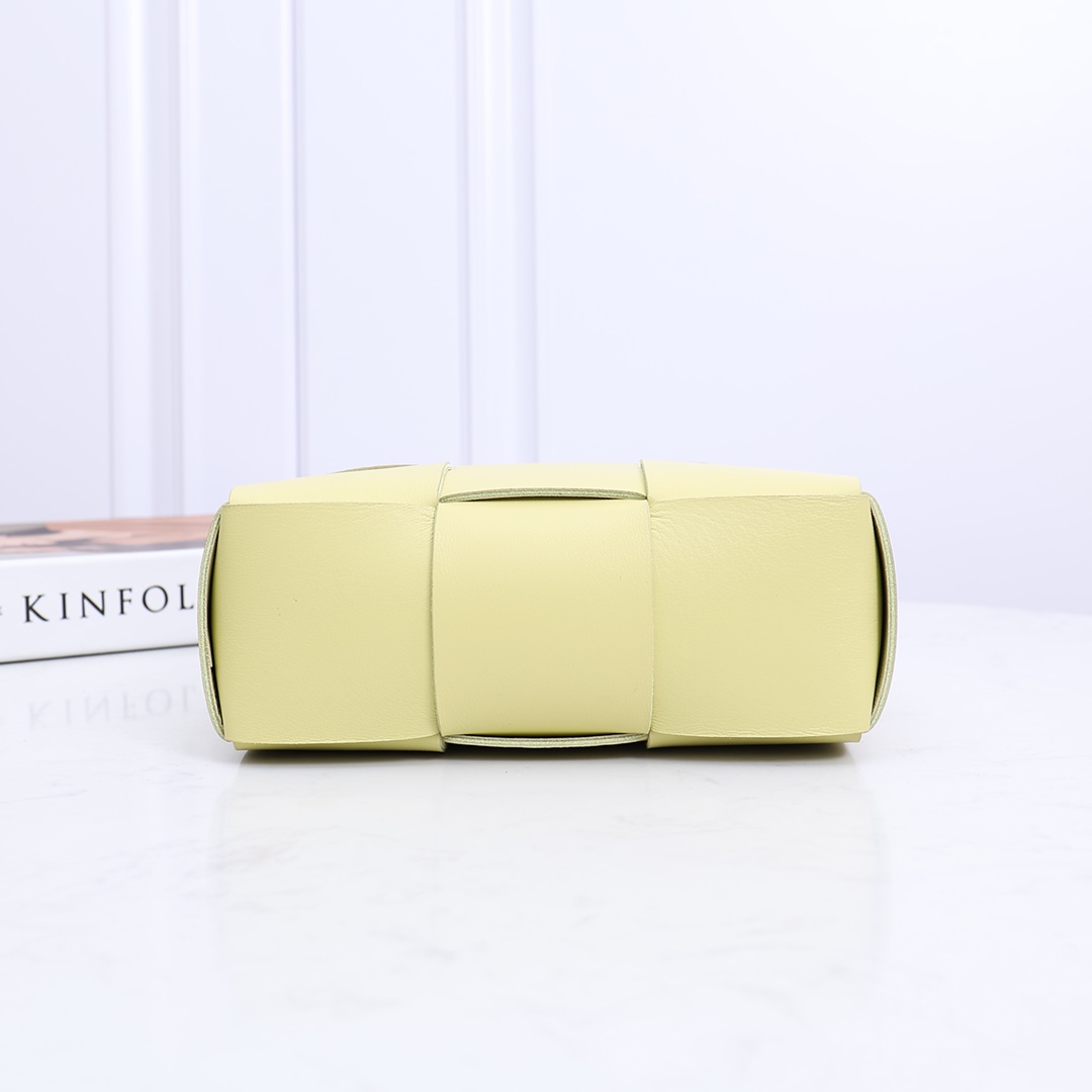 Bottega Veneta Candy Arco Tote Bag - 