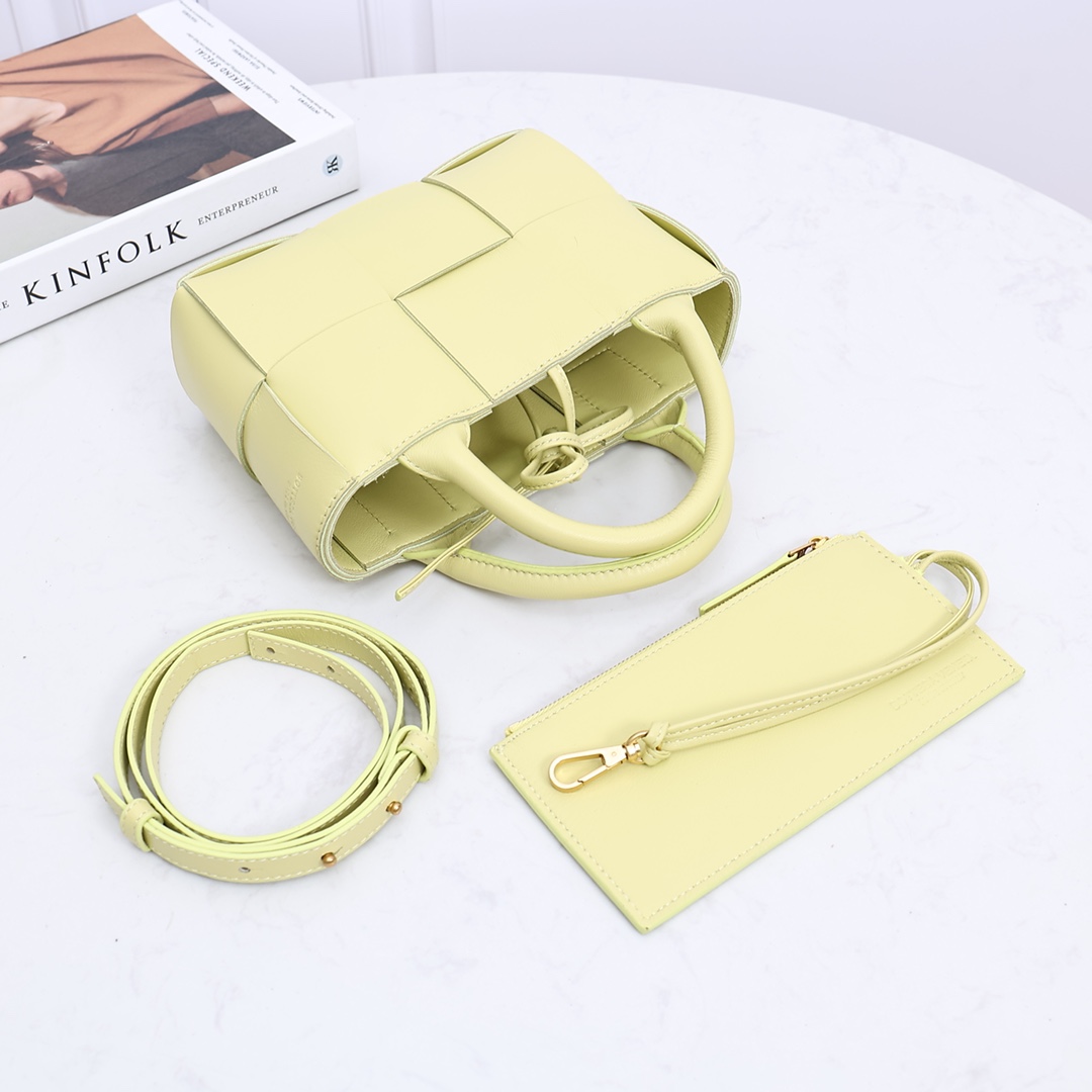 Bottega Veneta Candy Arco Tote Bag - 