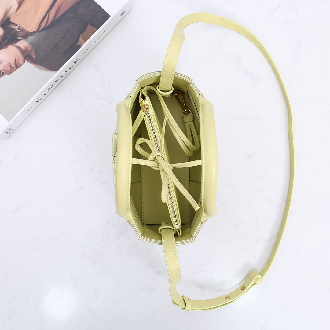 Bottega Veneta Candy Arco Tote Bag - 