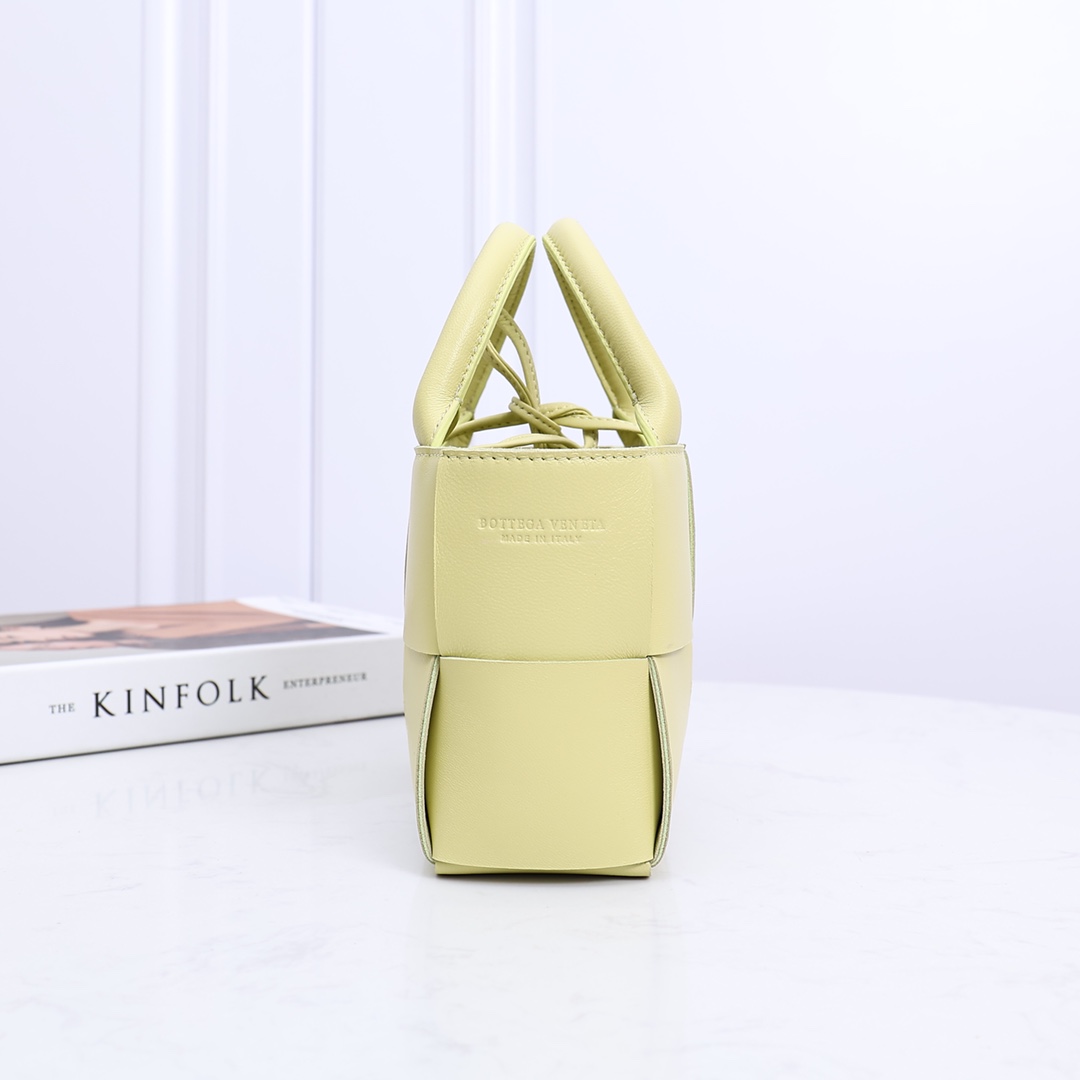 Bottega Veneta Candy Arco Tote Bag - 