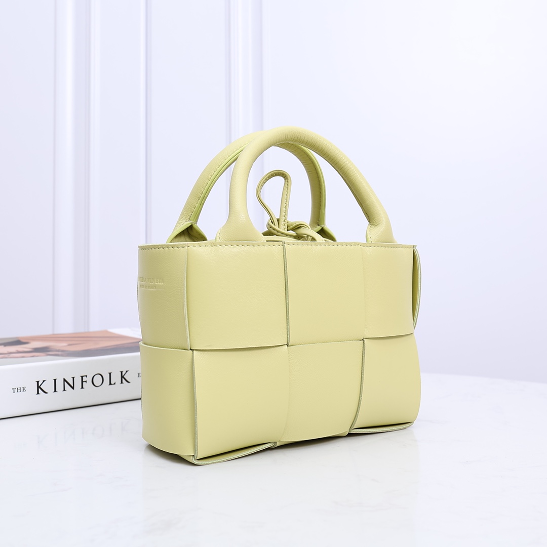 Bottega Veneta Candy Arco Tote Bag - 
