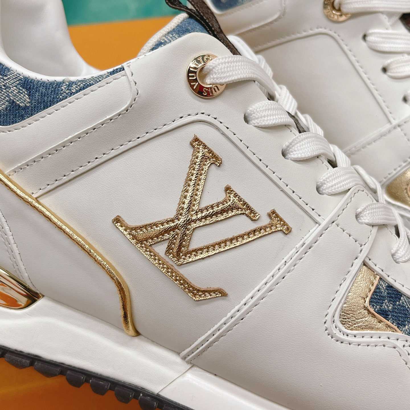 Louis Vuitton Run Away Sneaker   (upon uk size)   - 