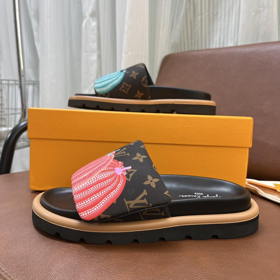 Louis Vuitton LV x YK Pool Pillow Flat Comfort Mule   1ABD8Y - 