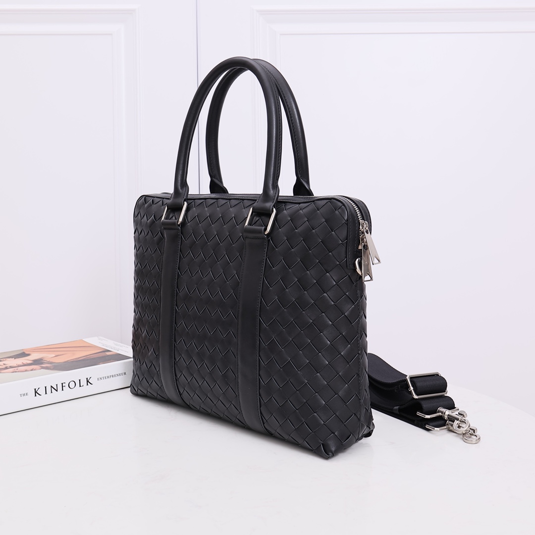 Bottega Veneta Slim Intrecciato Briefcase - 