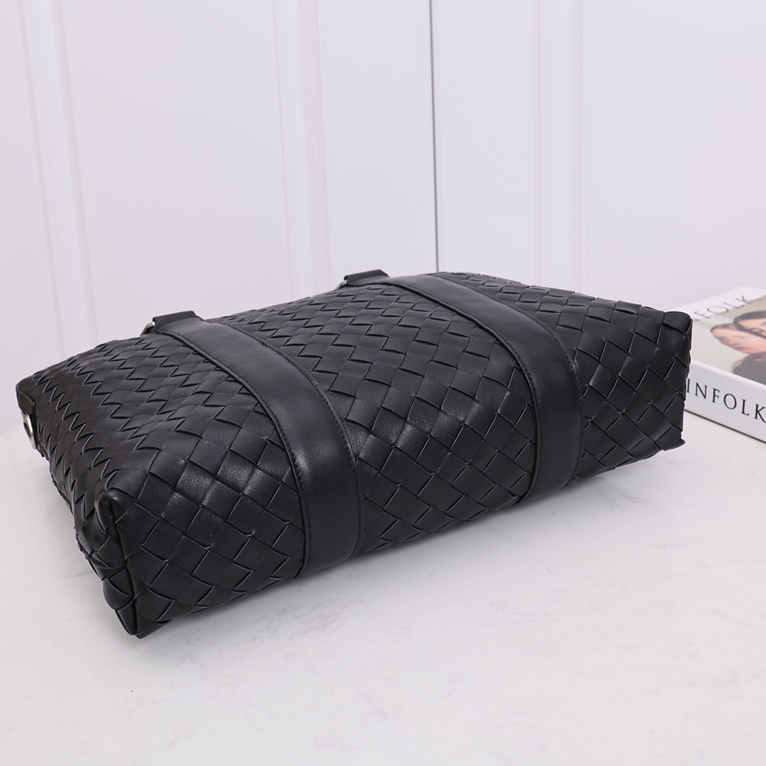 Bottega Veneta Slim Intrecciato Briefcase - 