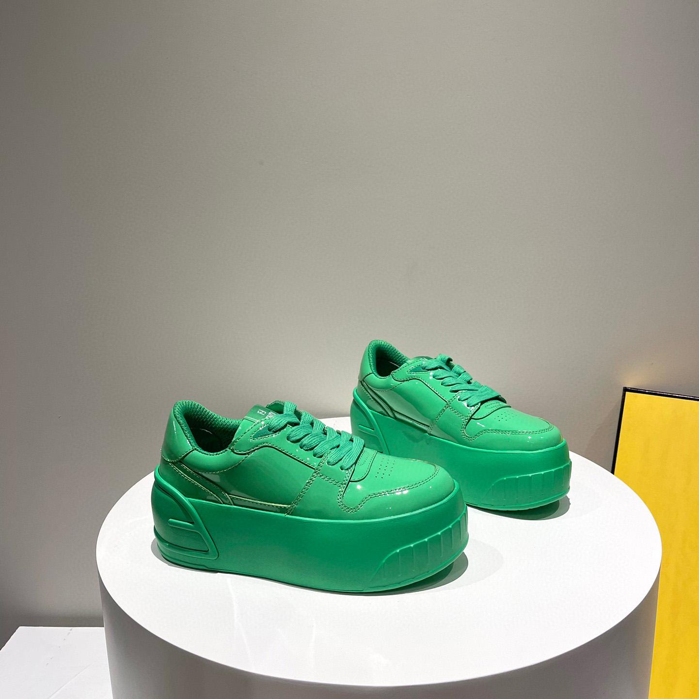 Fendi Fashion Show Green Leather Low-Tops Sneaker  - 