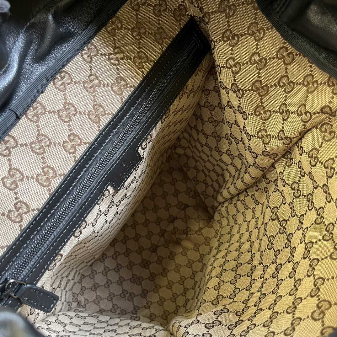 Gucci Backpack With Tonal Double G(38-44-15cm) - 