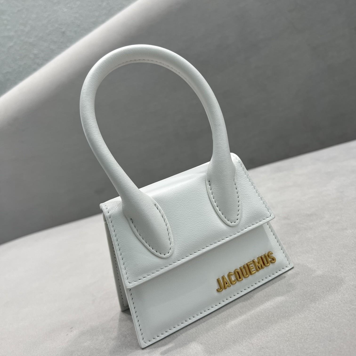Jacquemus Le Chiquito Signature Leather Mini Handbag(12-8-5cm) - 