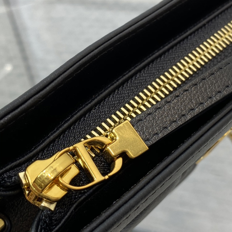 Dior Caro Zipped Pouch With Chain  - 
