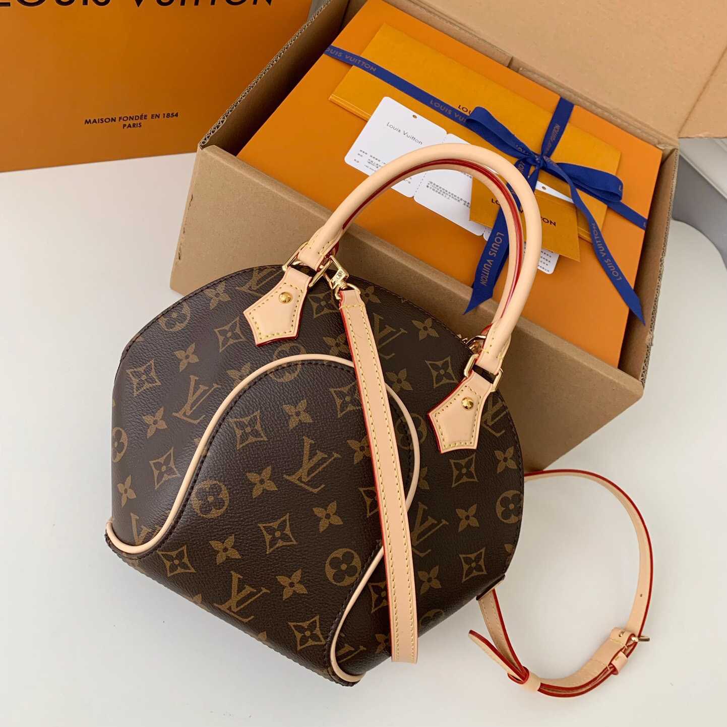 Louis Vuitton Ellipse PM Monogram  (28*21*8cm)   M46196 - 