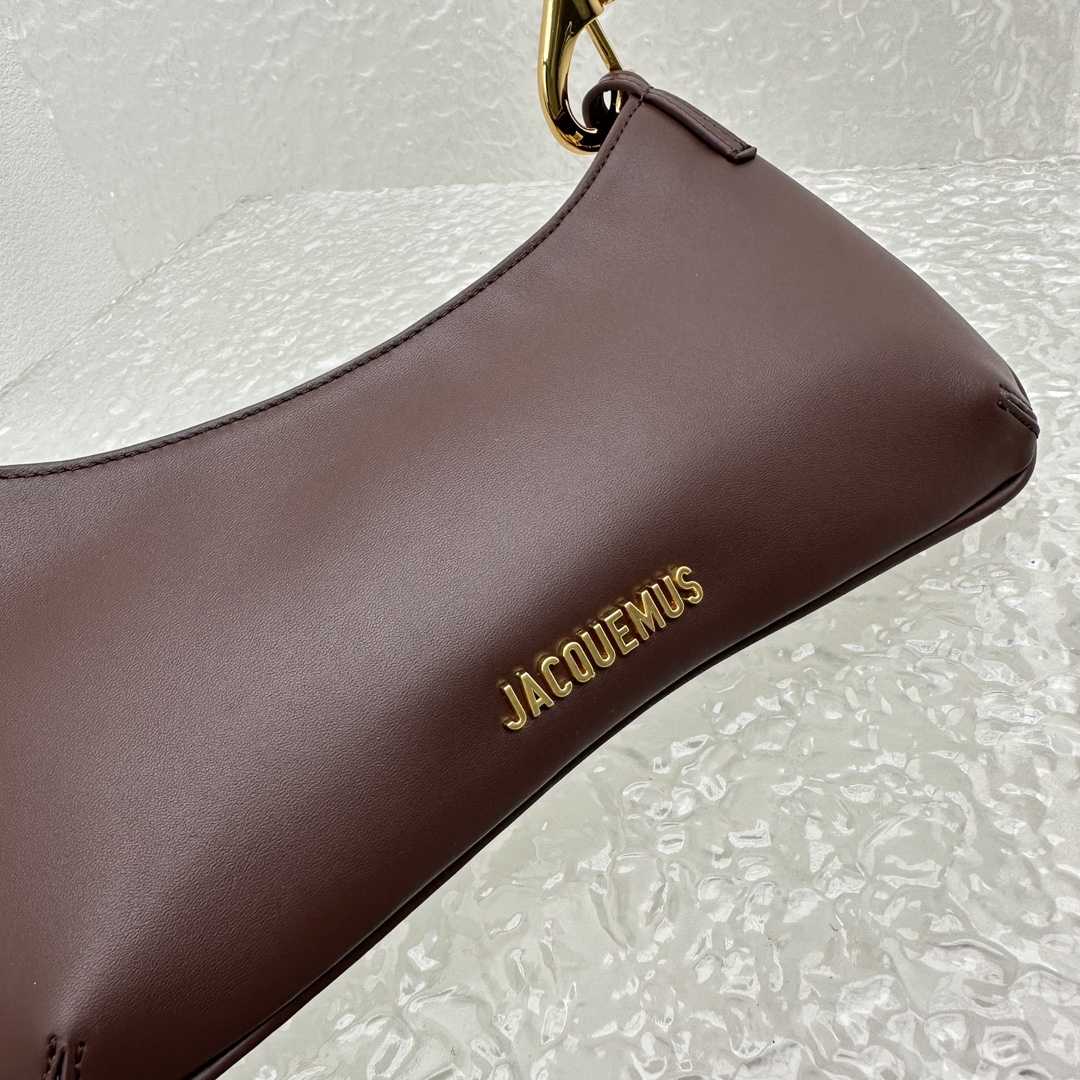 Jacquemus Le Bisou Mousqueton Carabiner Strap Shoulder Bag - 