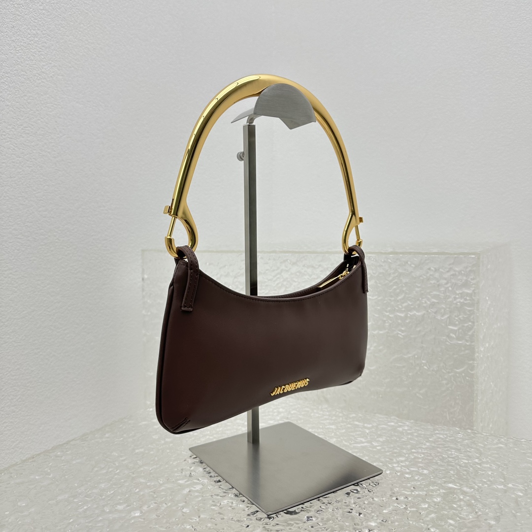 Jacquemus Le Bisou Mousqueton Carabiner Strap Shoulder Bag - 