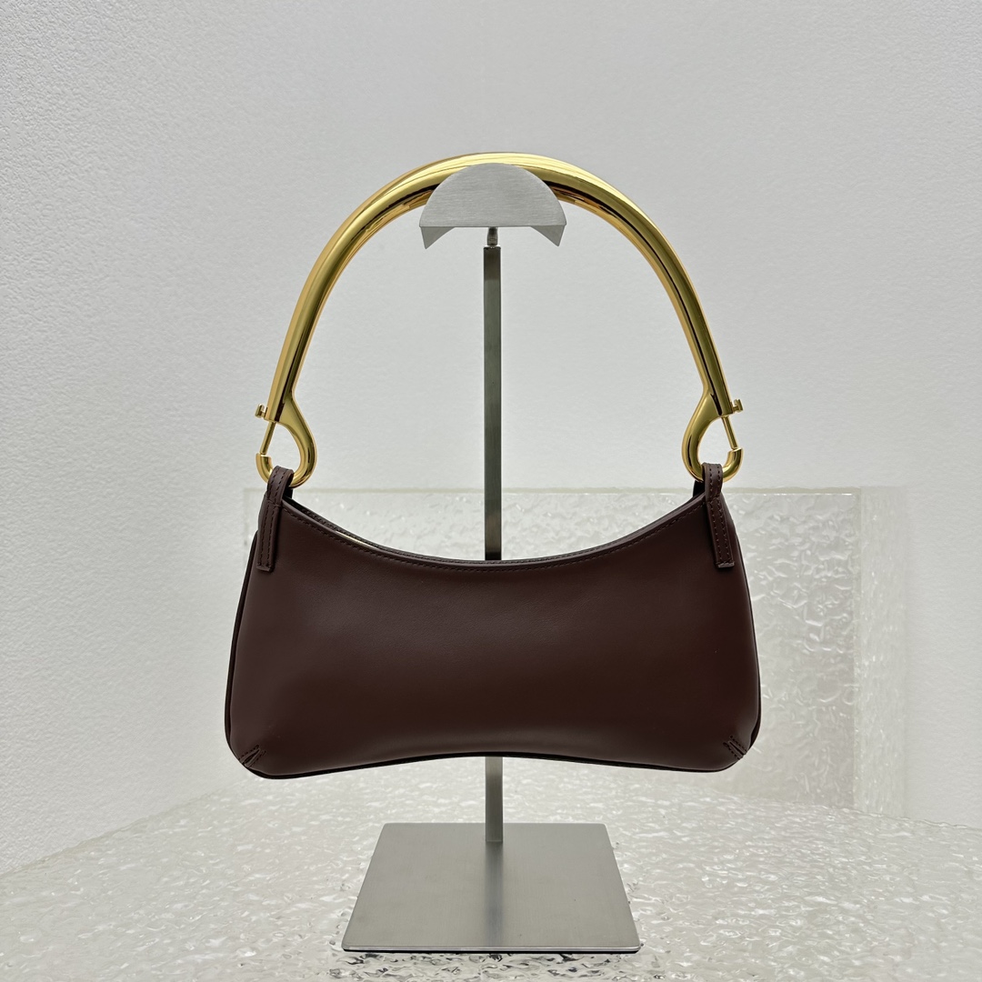 Jacquemus Le Bisou Mousqueton Carabiner Strap Shoulder Bag - 