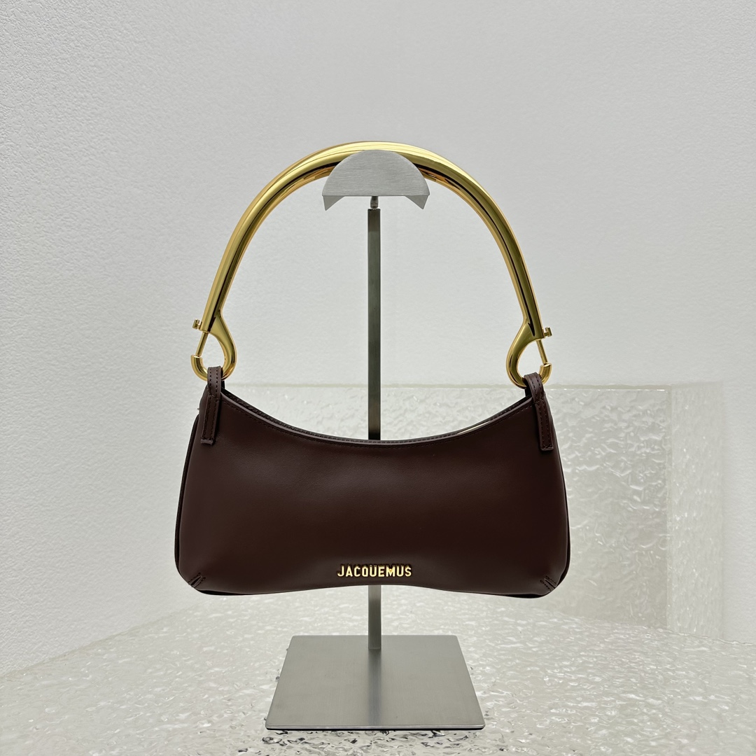 Jacquemus Le Bisou Mousqueton Carabiner Strap Shoulder Bag - 
