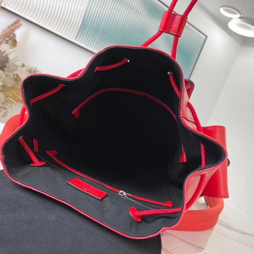 Louis Vuitton x Supreme Christopher Backpack (26*47*13cm) - 