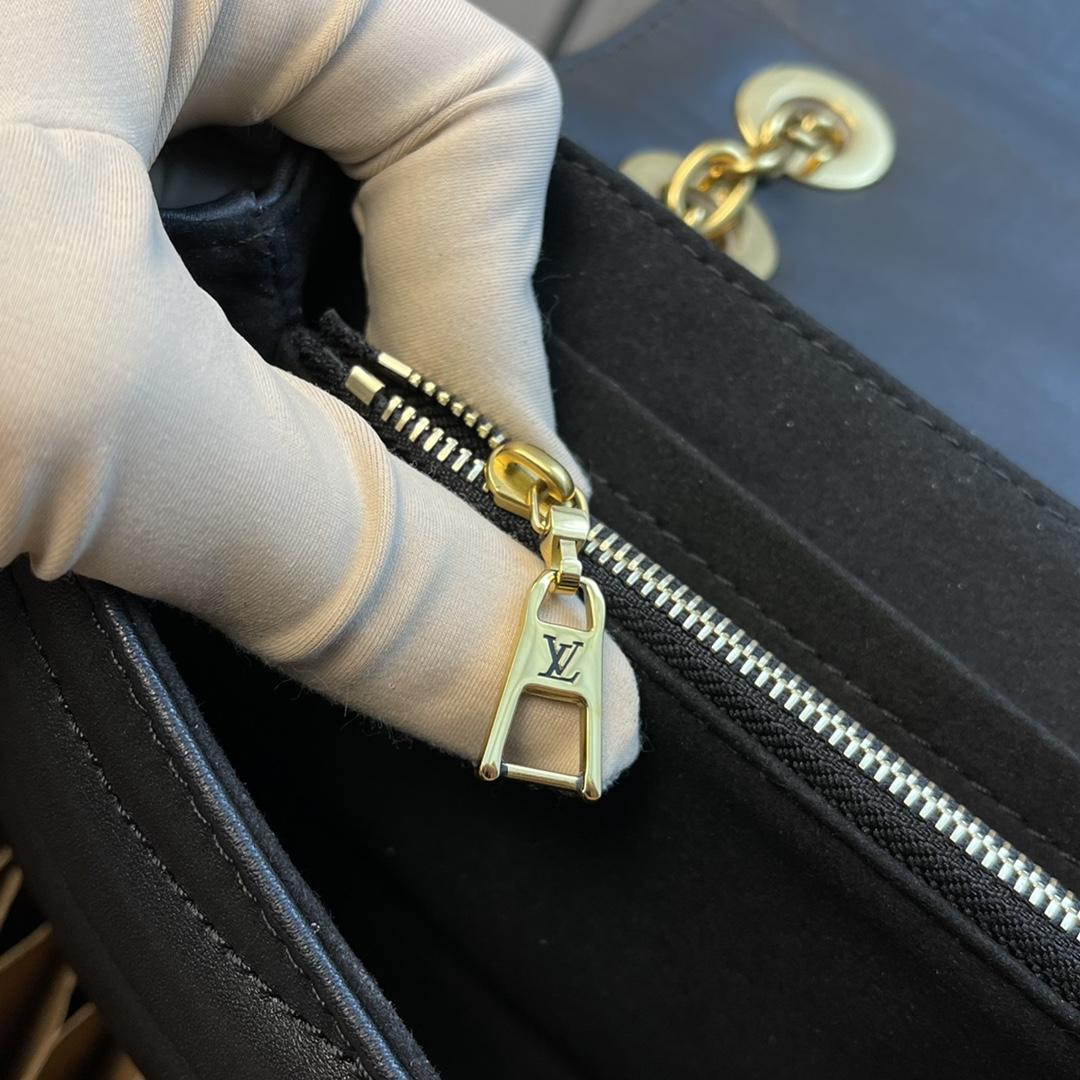 Louis Vuitton New Wave Chain Bag (24x14x9cm)    M58552 - 