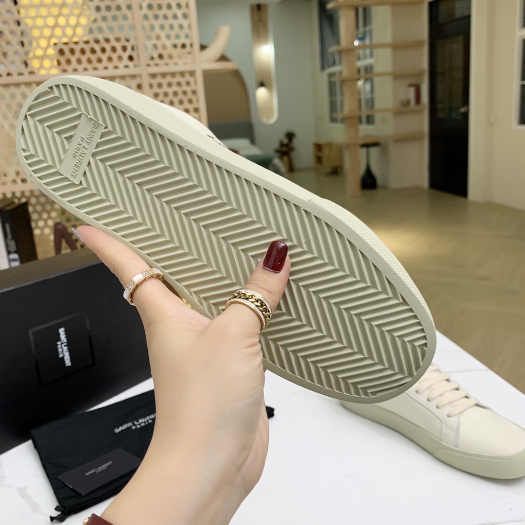 Saint Laurent Court Classic Sl/06 Sneakers Embroidered With Saint Laurent,In White Worn-look Fabric And Leather - 