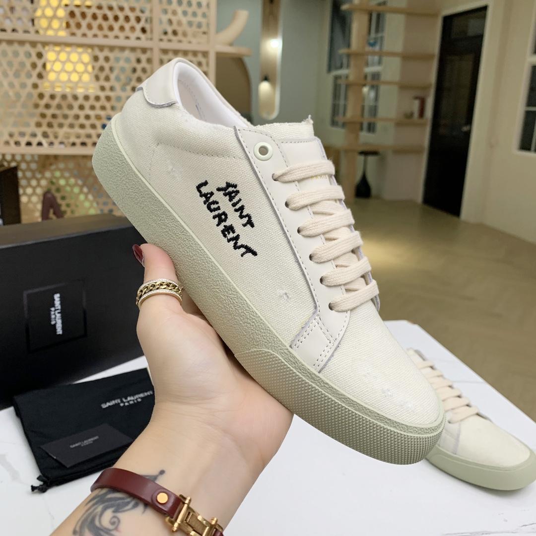 Saint Laurent Court Classic Sl/06 Sneakers Embroidered With Saint Laurent,In White Worn-look Fabric And Leather - 