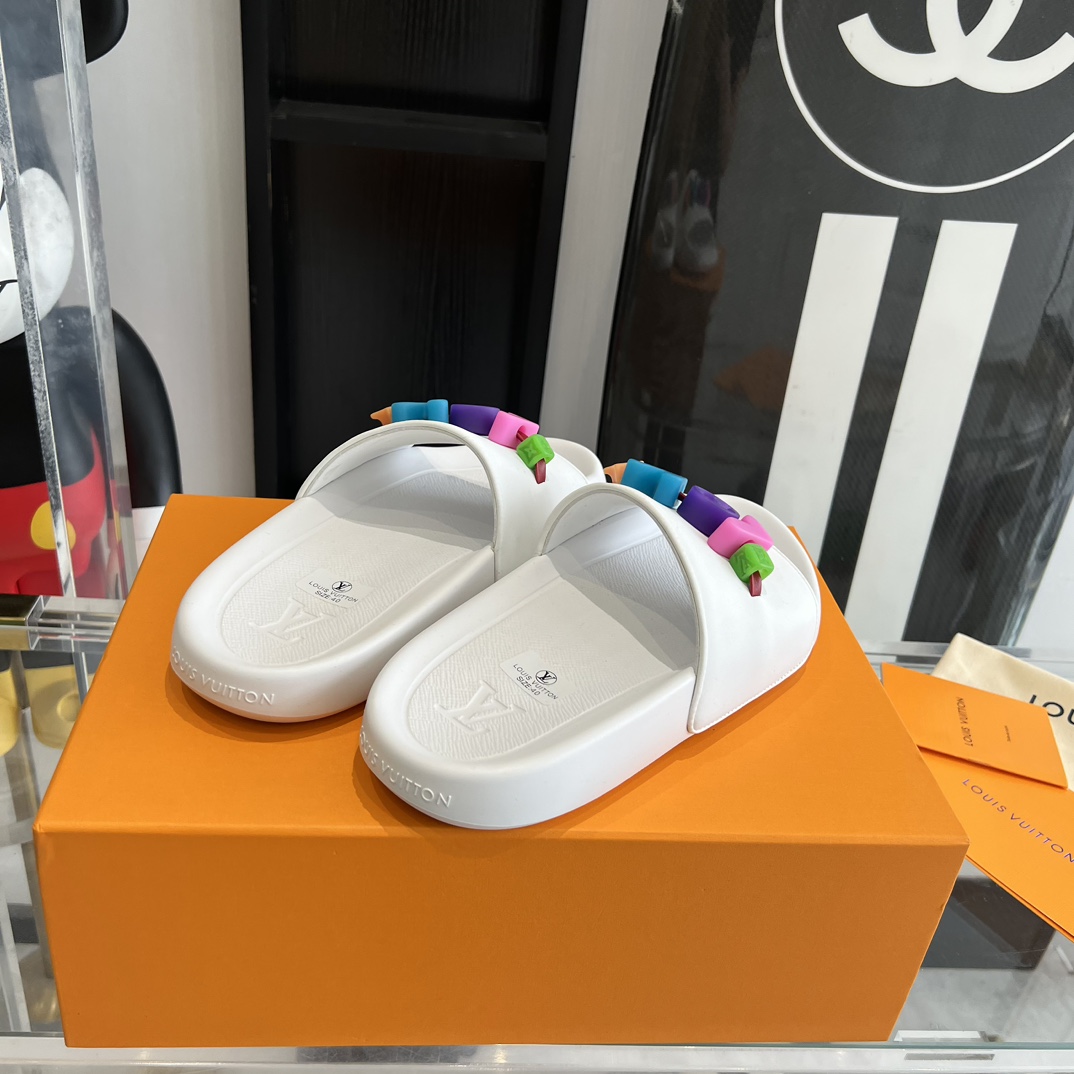 Louis Vuitton Pool Pillow Flat Comfort Mule Sandals - 