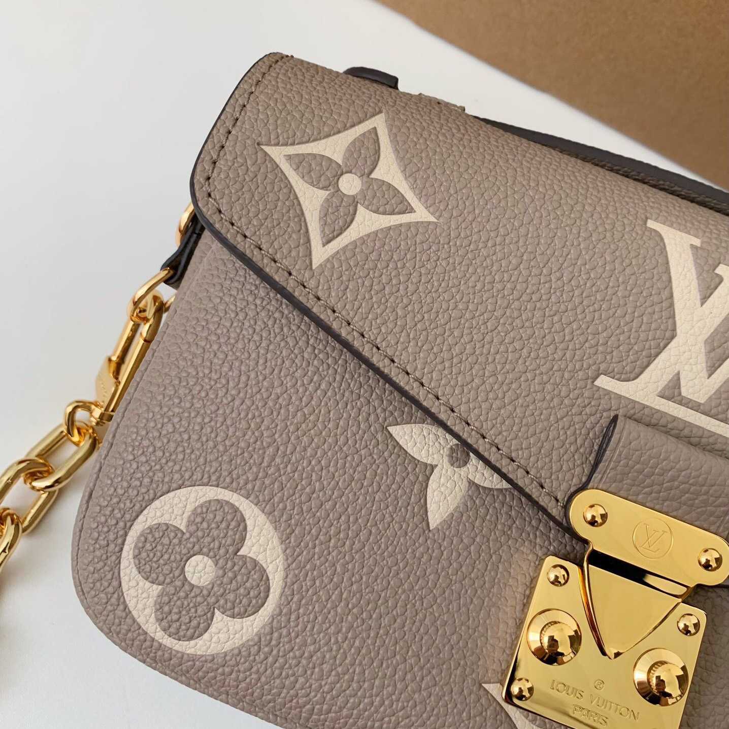 Louis Vuitton  Pochette Metis East West  (21.5 x 13.5 x 6 cm)      M23081 - DesignerGu