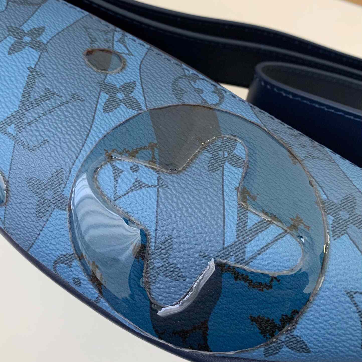 Louis Vuitton Discovery Bumbag  (44*15*9cm)   M22576 - 