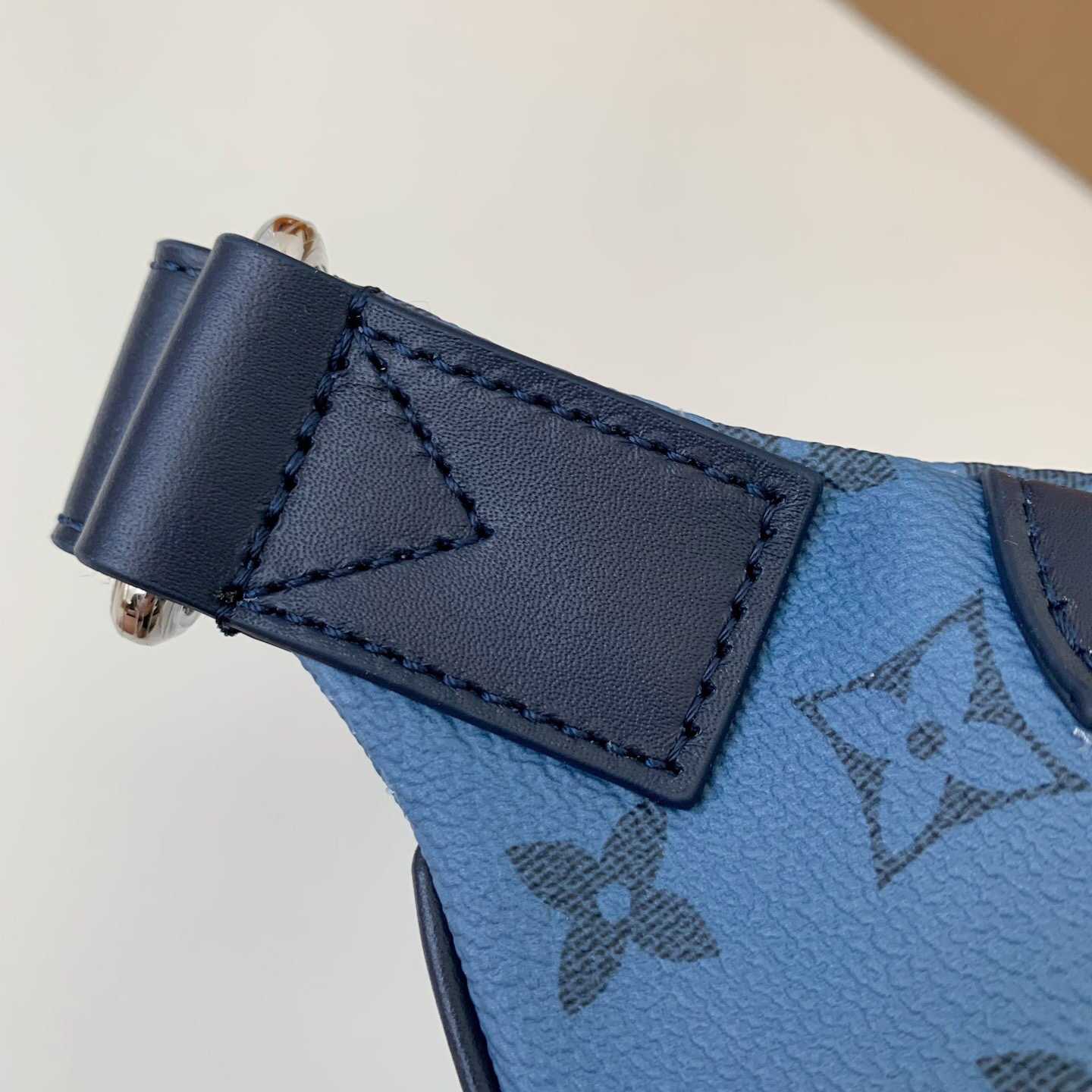Louis Vuitton Discovery Bumbag  (44*15*9cm)   M22576 - 