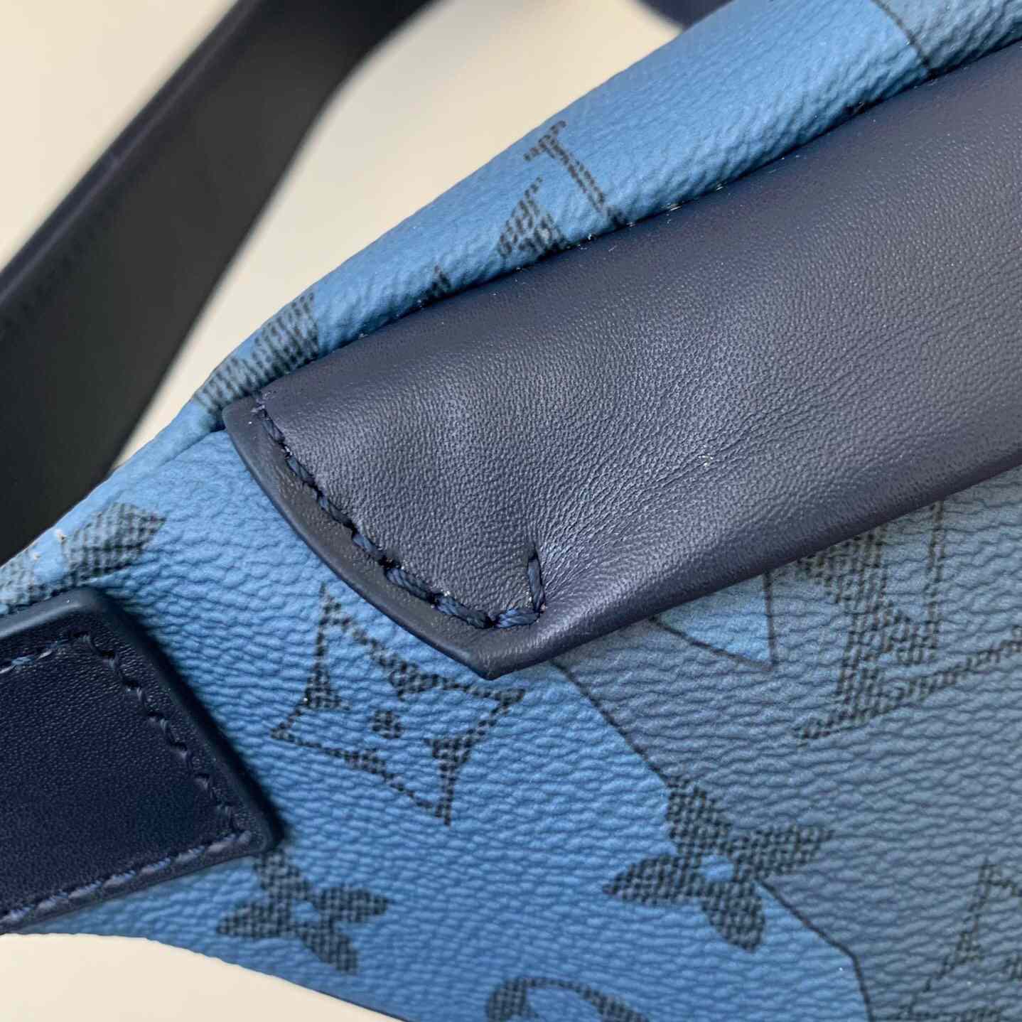 Louis Vuitton Discovery Bumbag  (44*15*9cm)   M22576 - 