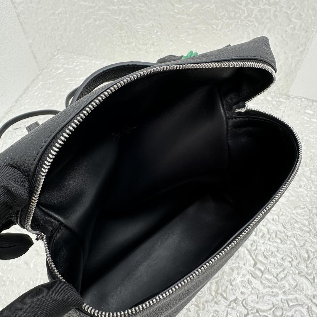 Loro Piana Extra Pocket Backpack L23.5   (23×8×22cm) - 