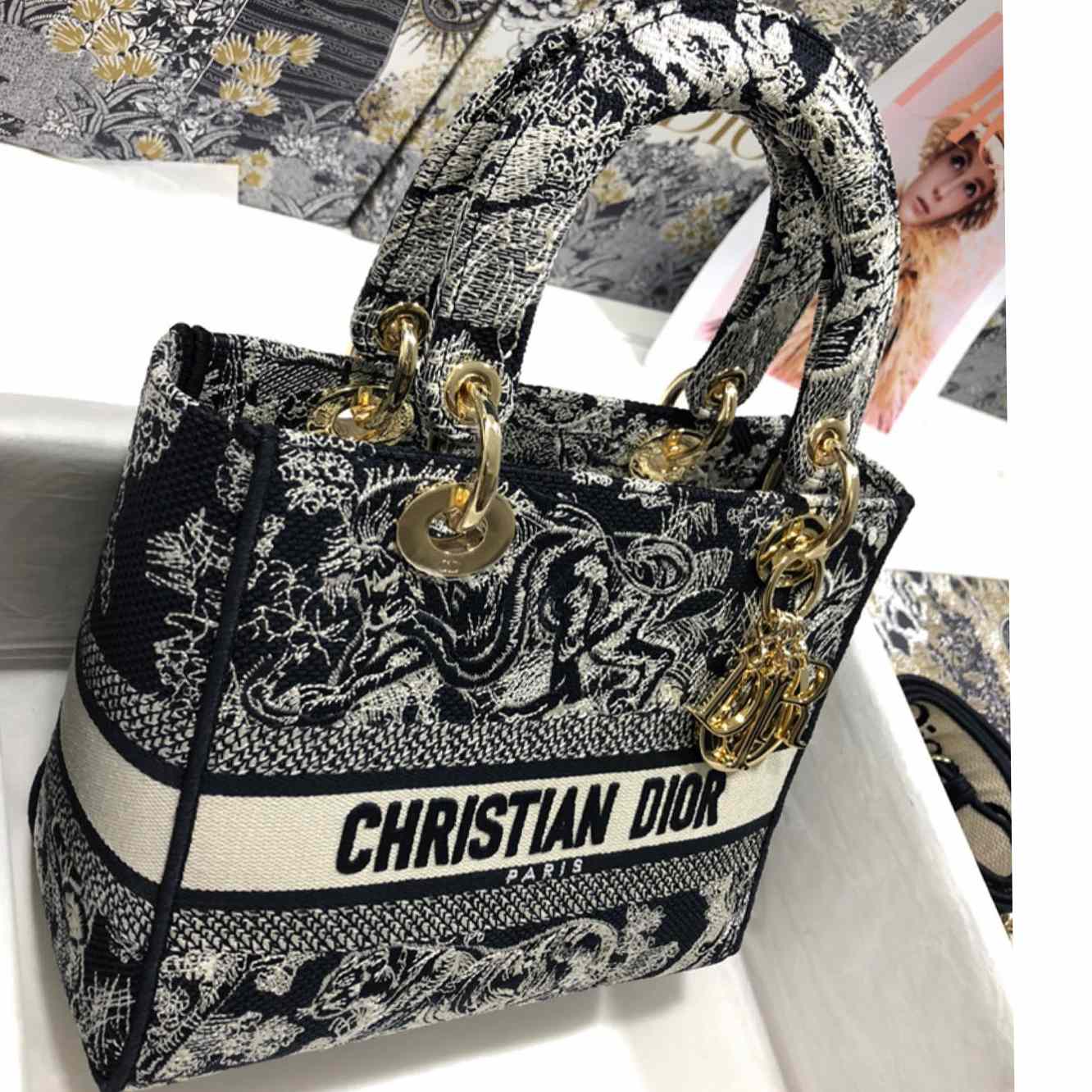 Dior Medium Lady D-lite Bag( 24--20-11cm) - 