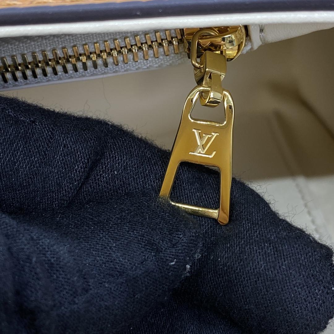 Louis Vuitton Twist MM Gold Honey Epi (23*17*9.5cm)      M22229 - 