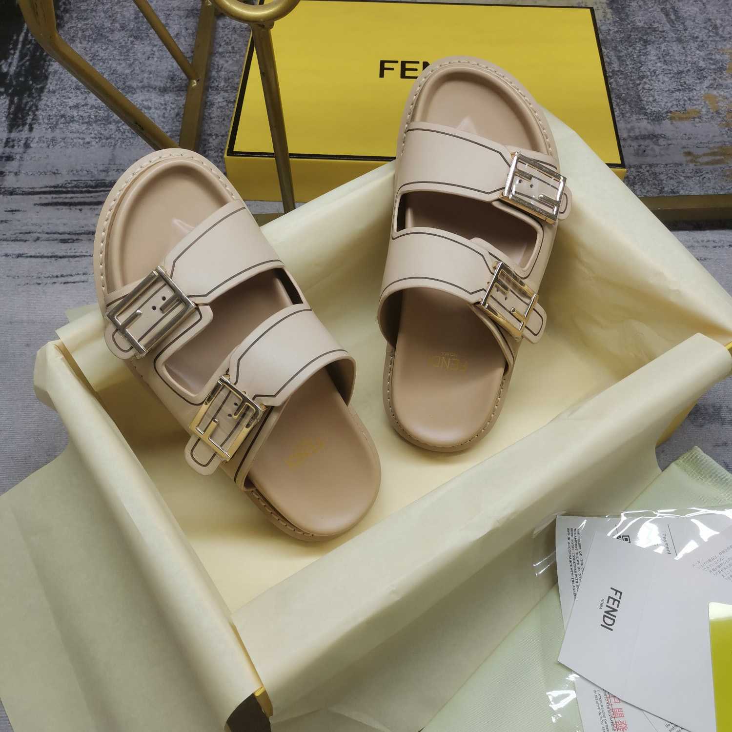 Fendi Feel Beige Leather Slides - 