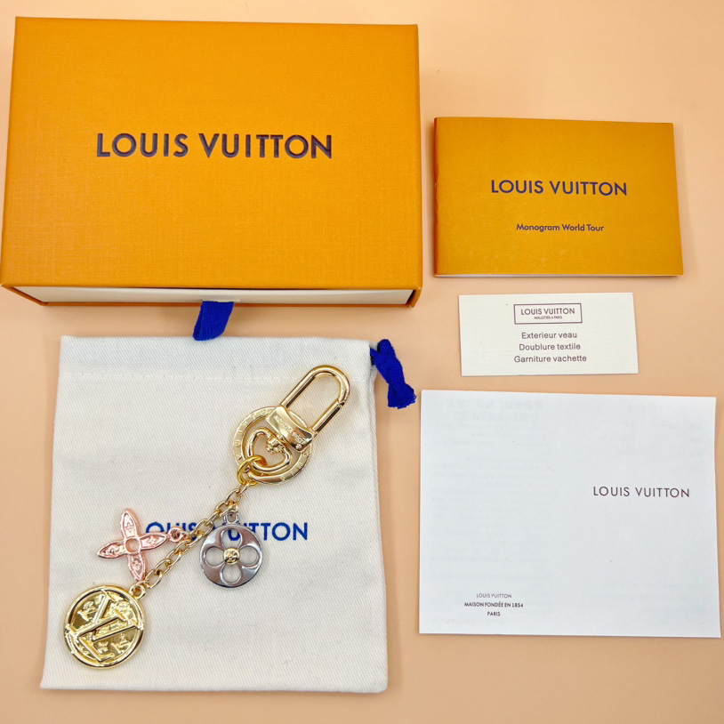 Louis Vuitton Nanogram Family Key Holder    M01017 - 