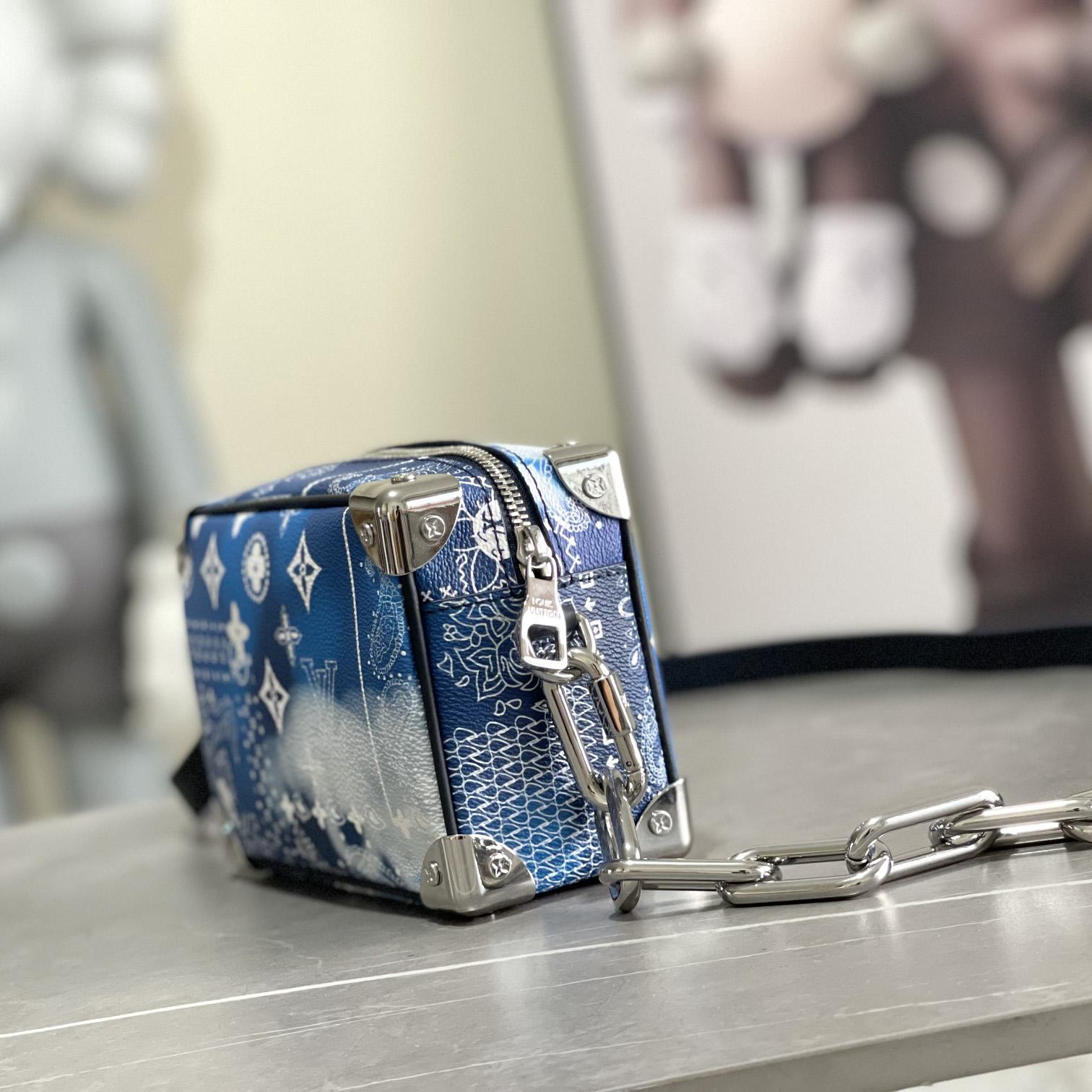 Louis Vuitton Mini Soft Trunk    M20557 - 