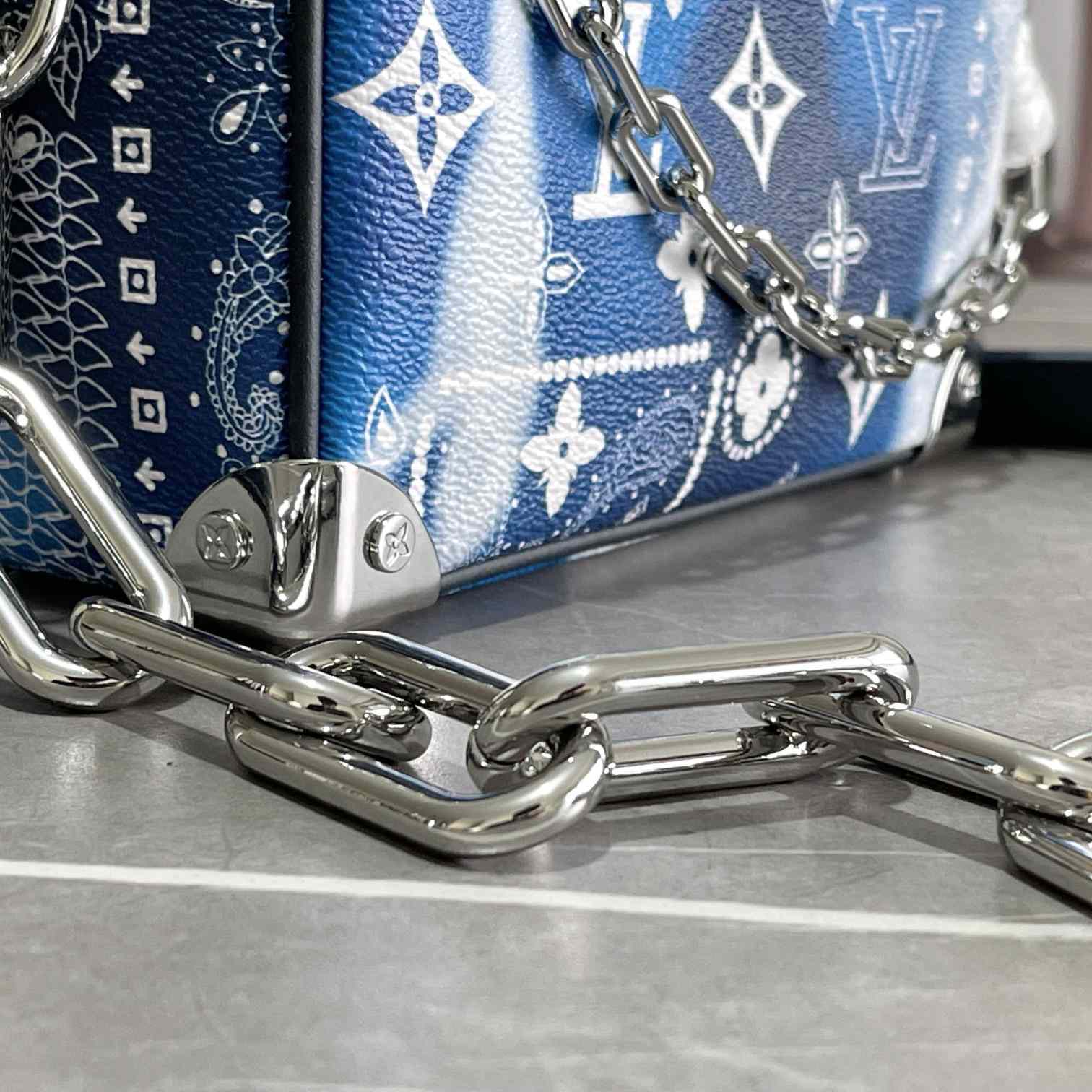 Louis Vuitton Mini Soft Trunk    M20557 - 