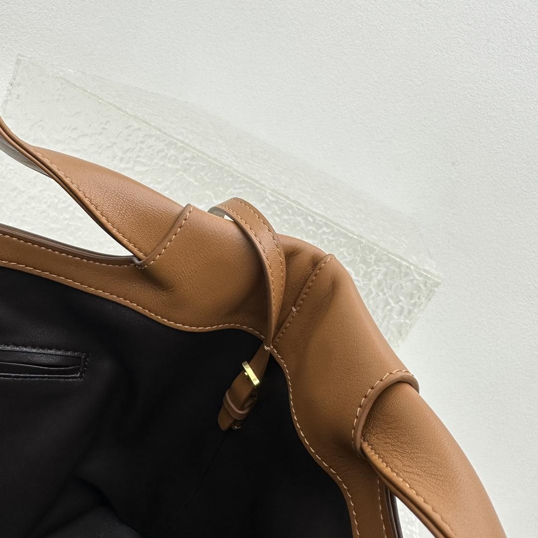 The Row Camdem Bag  ( 32x23x14cm) - 