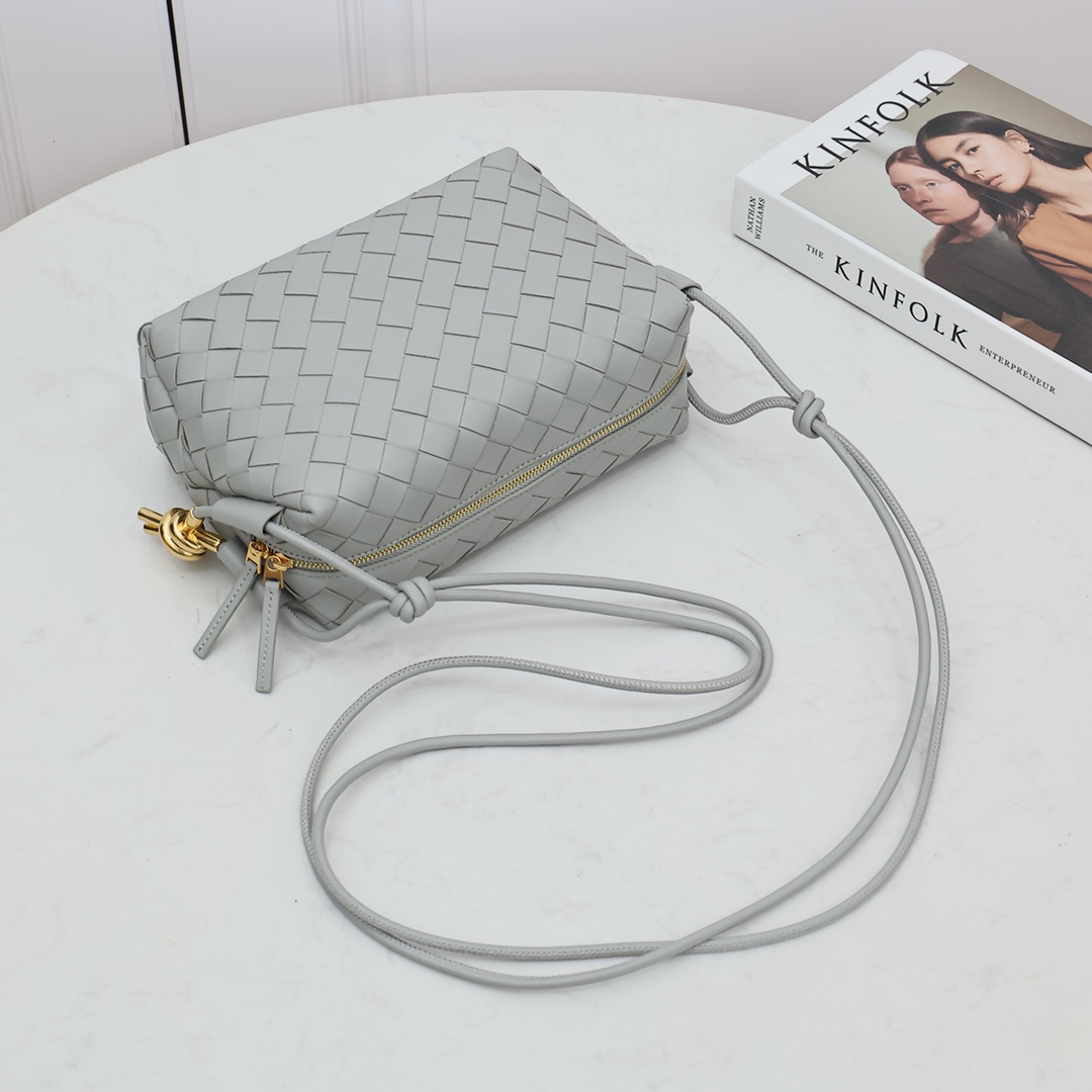 Bottega Veneta Small Loop Camera Bag - 