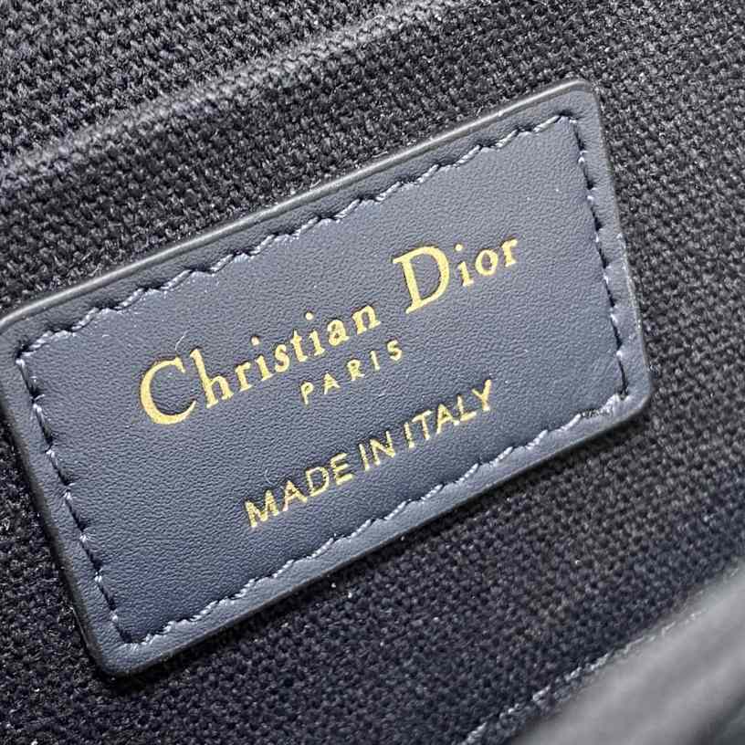 Dior Small 30 Montaigne Avenue Bag - 