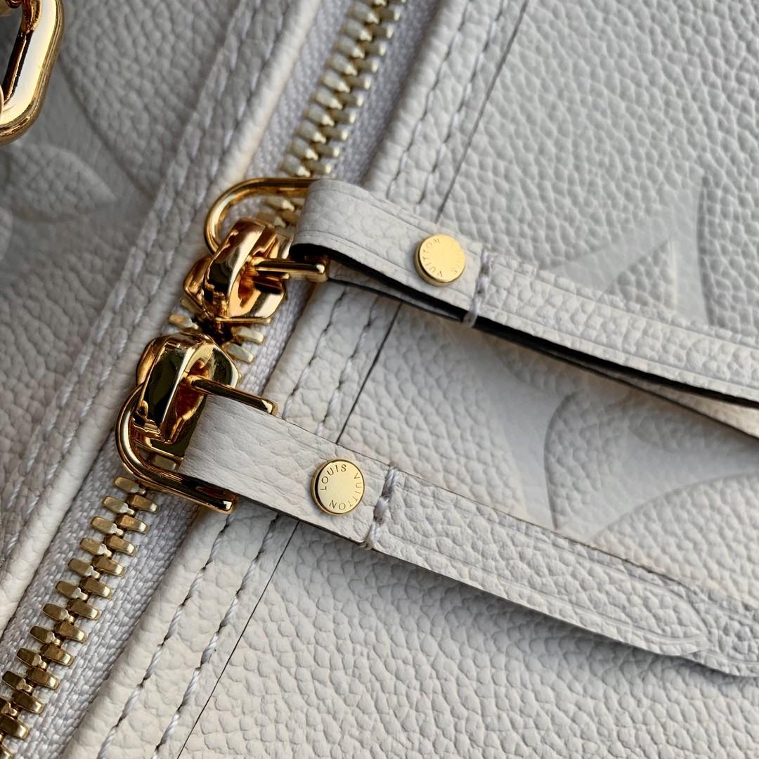 Louis Vuitton Loop Hobo  (38-26-10cm)   M46739 - 